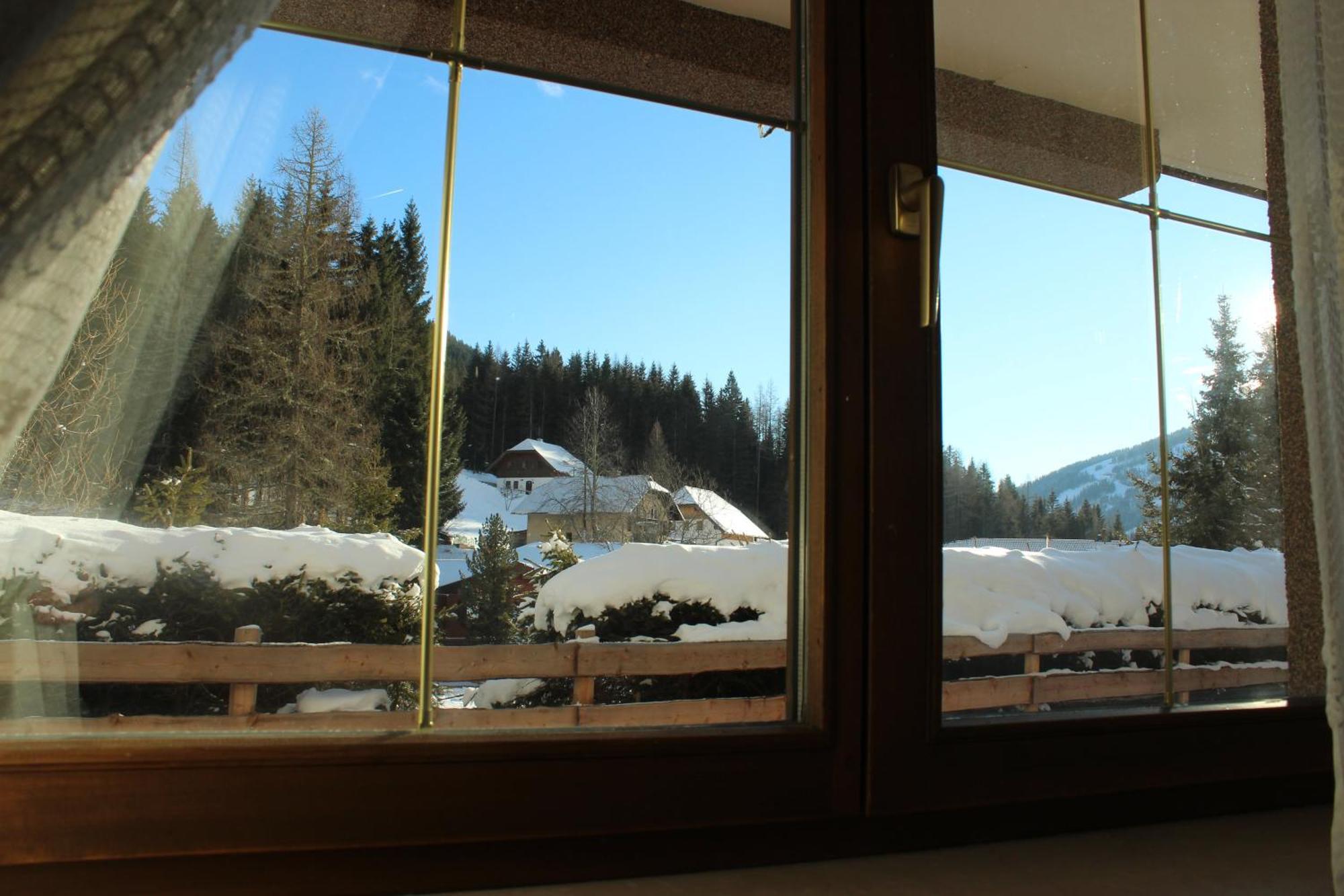 Lilly Chalet- Apartments With Private Sauna, Close To Ski Lifts Bad Kleinkirchheim Room photo
